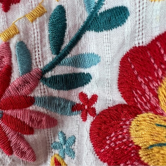 SAVANNA JANE Short Sleeve Embroidered Floral Bohemian Style Blouse Size Medium - Picture 4 of 8